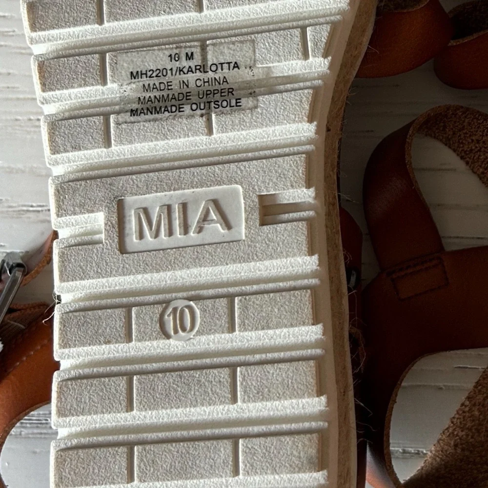 MIA Womens Karlotta Ankle Strap Espadrille Platform Sandals Casual Mid Heel 10